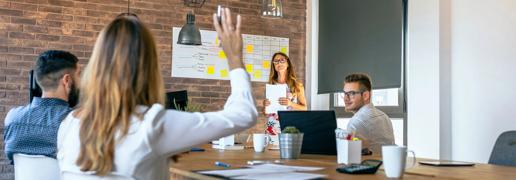 Séance de coaching en philanthropie stratégique, visant à optimiser les ressources et maximiser l'impact social.