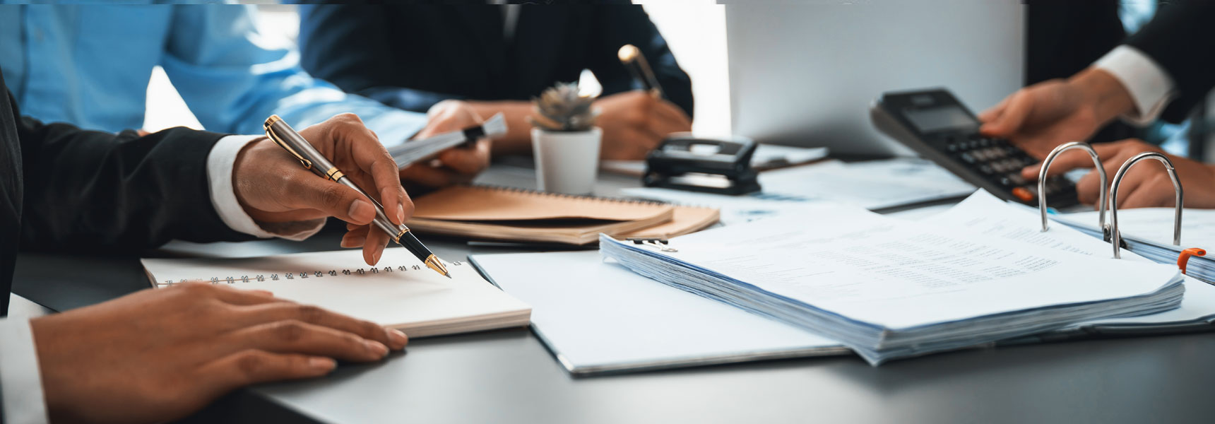 PhilAltis vous accompagne sur l'intégration d'innovations stratégiques et durables en philanthropie, pour optimiser la gestion des dons et explorer de nouveaux modèles de financement.